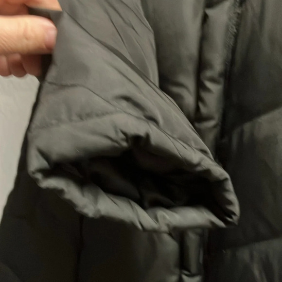 Women's Black Quilted Jacket with Fur Trim - Picture 4 of 12